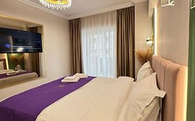 Green Tower Accommodation By Gap And Underground Parking Option