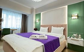 Green Tower Accommodation By Gap And Underground Parking Option
